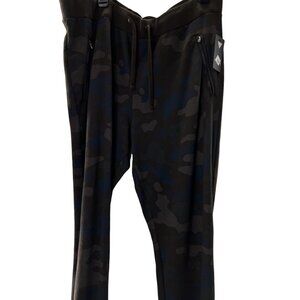 NWT Guess Camo Large Joggers